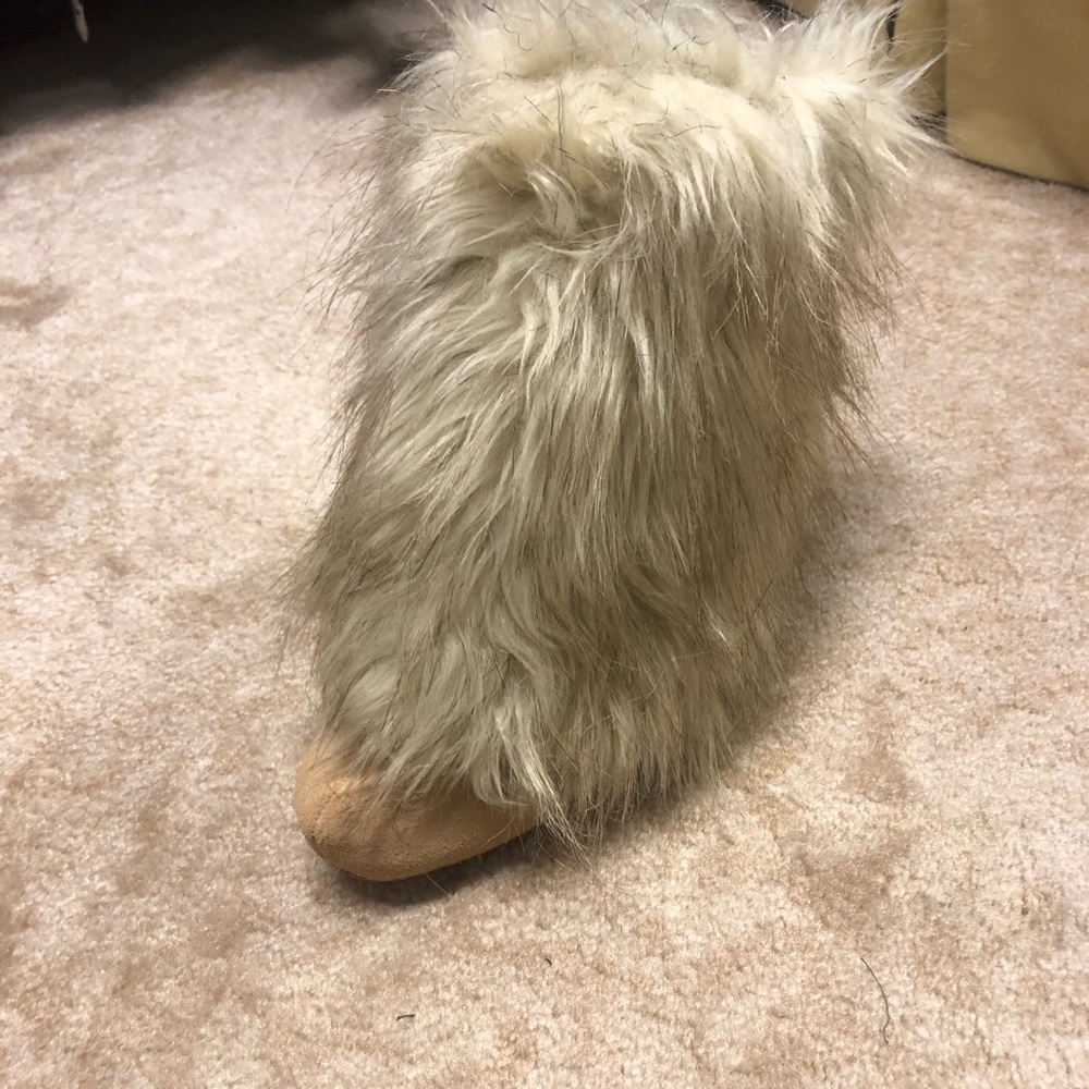 Fur boots